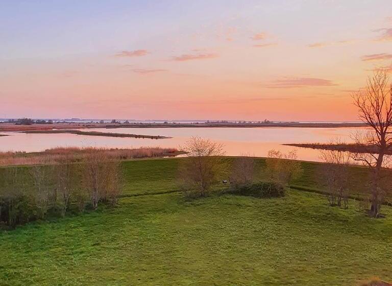 مبيت وإفطار Benb Zuidoord