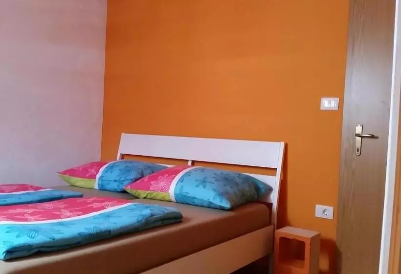 هاستل Thirsty River Rooms