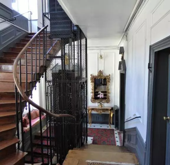تختخواب و صبحانه Chateau De La Grand Maison