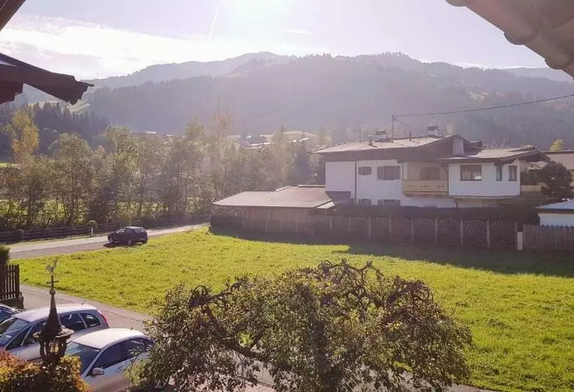 Aamiaismajoitus (B&B) Haus Sonnheim