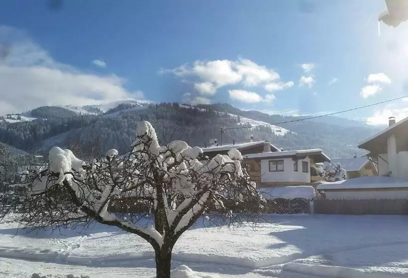 Aamiaismajoitus (B&B) Haus Sonnheim