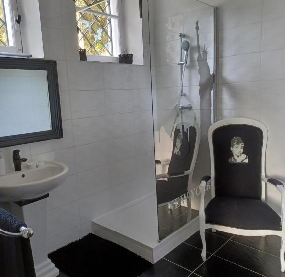 تختخواب و صبحانه Ma Promesse