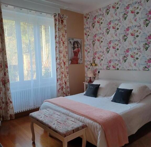 تختخواب و صبحانه Ma Promesse