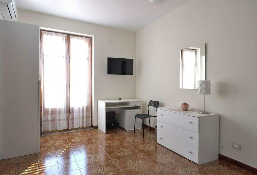 بنسيون La Tana Del Lupo