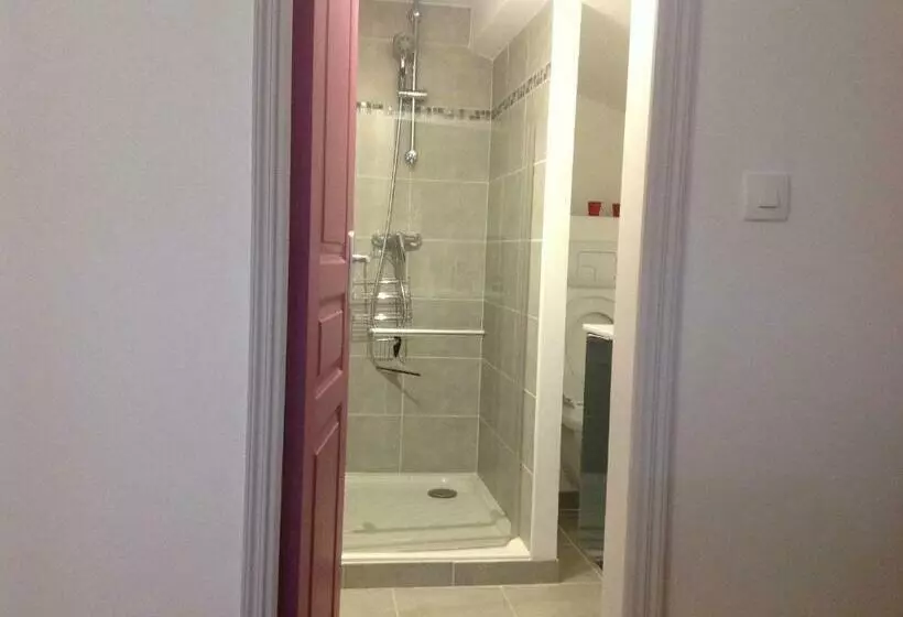 Aamiaismajoitus (B&B) Au Mas Des Graviers