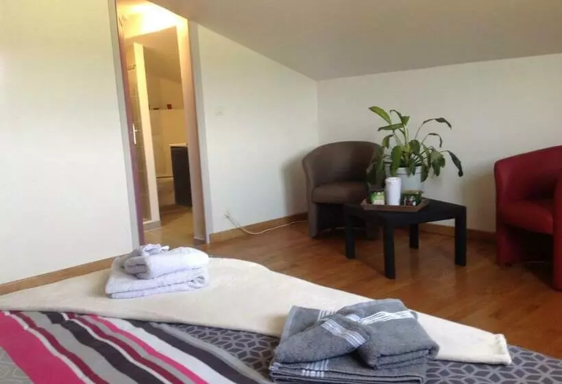 Aamiaismajoitus (B&B) Au Mas Des Graviers