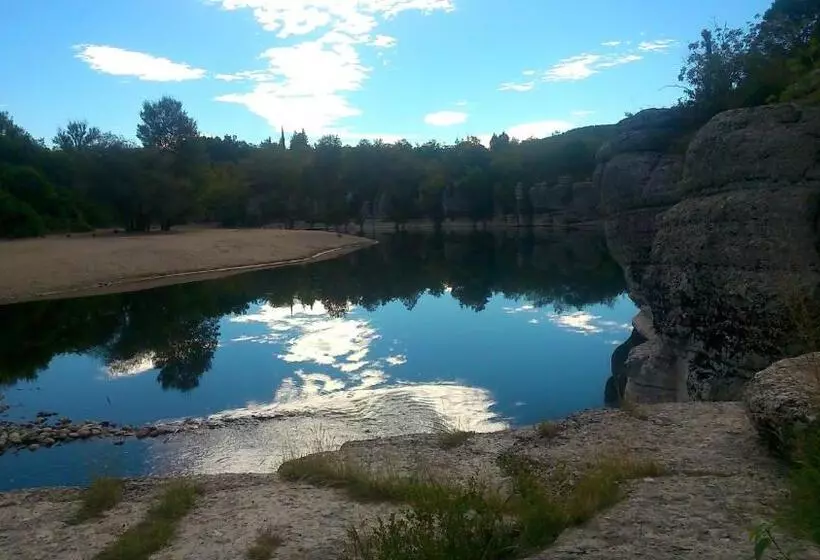 Aamiaismajoitus (B&B) Au Mas Des Graviers