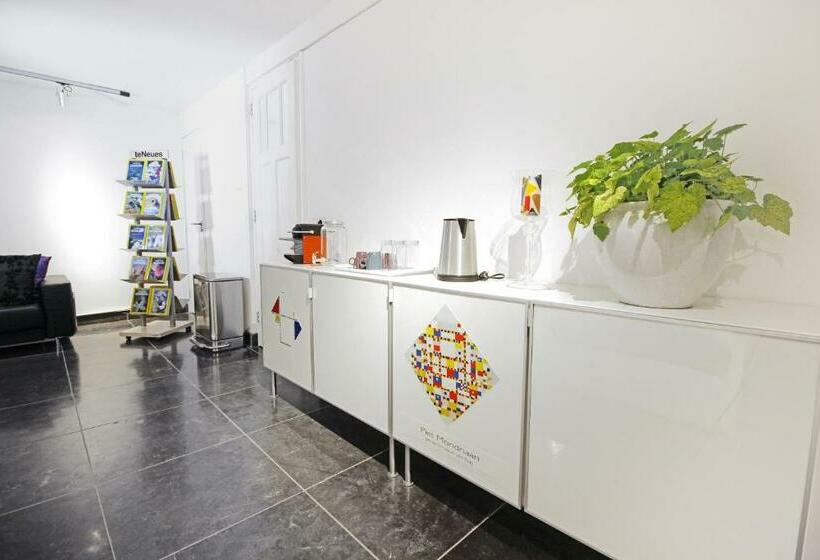 Bed and Breakfast Ground Floor Canal Apartment