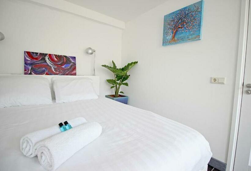 Bed and Breakfast Ground Floor Canal Apartment