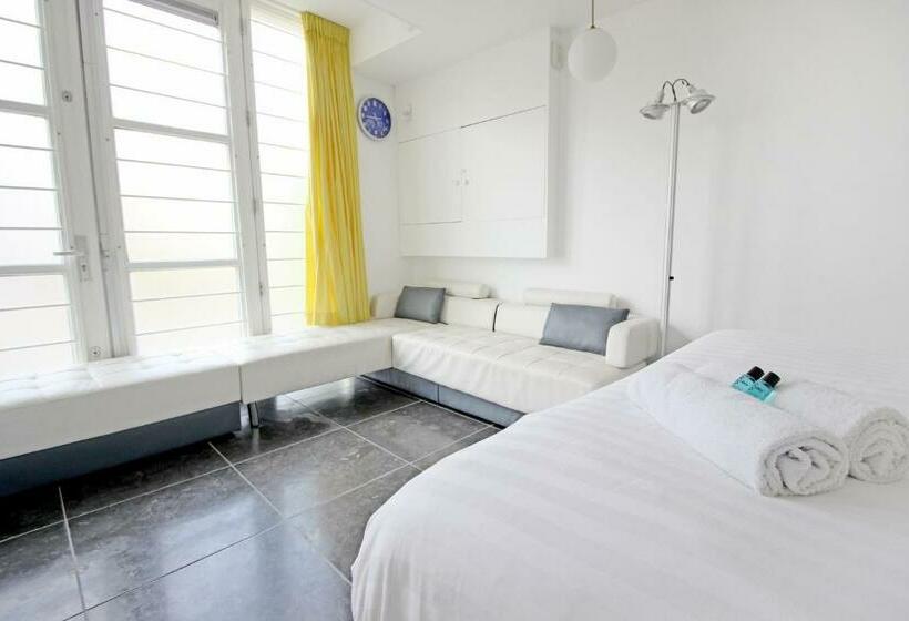 Bed and Breakfast Ground Floor Canal Apartment