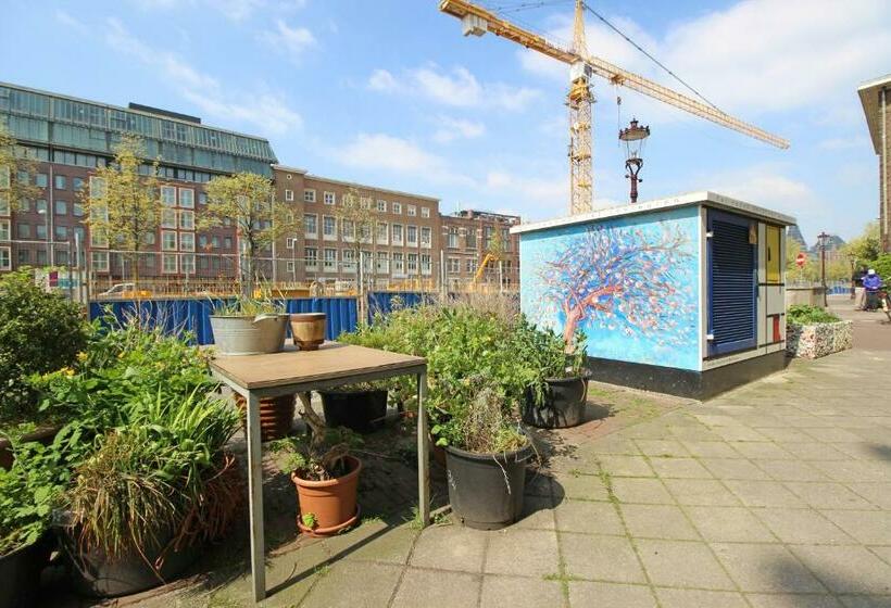 Bed and Breakfast Ground Floor Canal Apartment