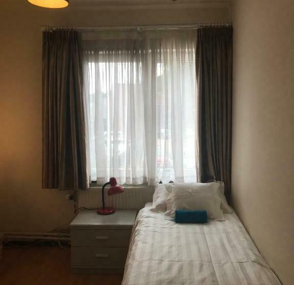 膳宿费 Amby Family House