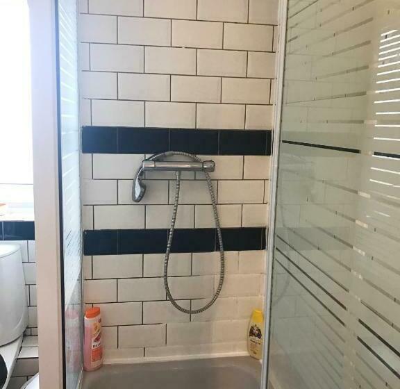 膳宿费 Amby Family House