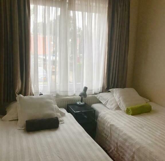 膳宿费 Amby Family House