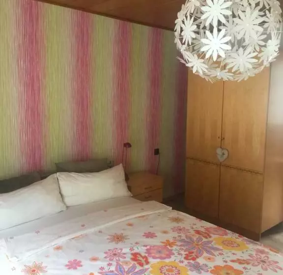 ペンション Haus Aqua
