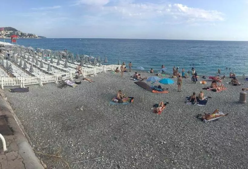 Studio Carré D Or Situé à 50 M De La Plage