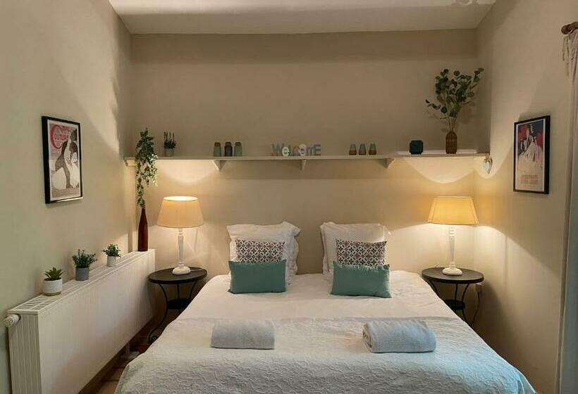 ベッドアンドブレックファースト The Garden Room