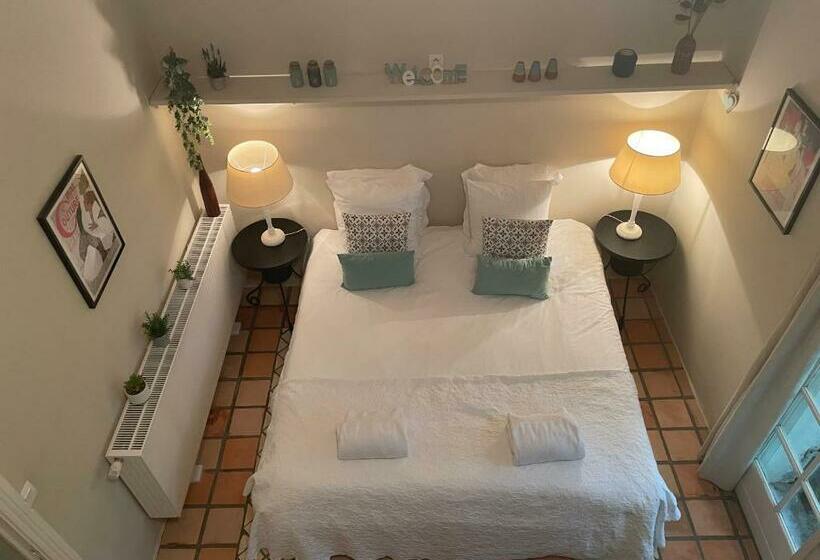 ベッドアンドブレックファースト The Garden Room