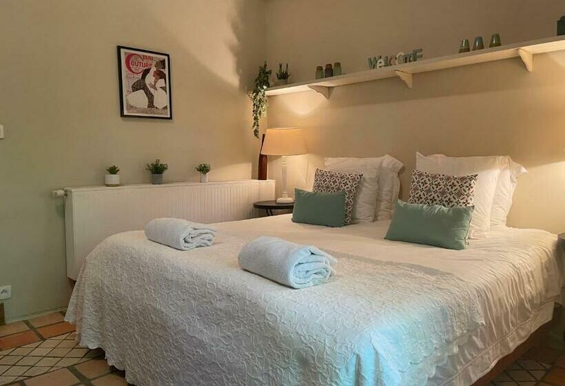 ベッドアンドブレックファースト The Garden Room