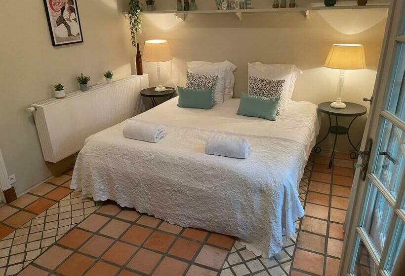 ベッドアンドブレックファースト The Garden Room