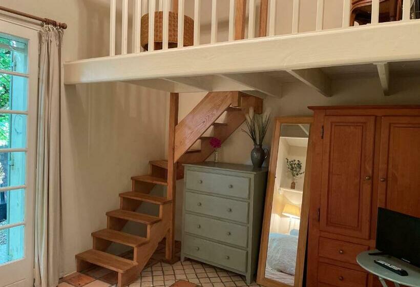 ベッドアンドブレックファースト The Garden Room