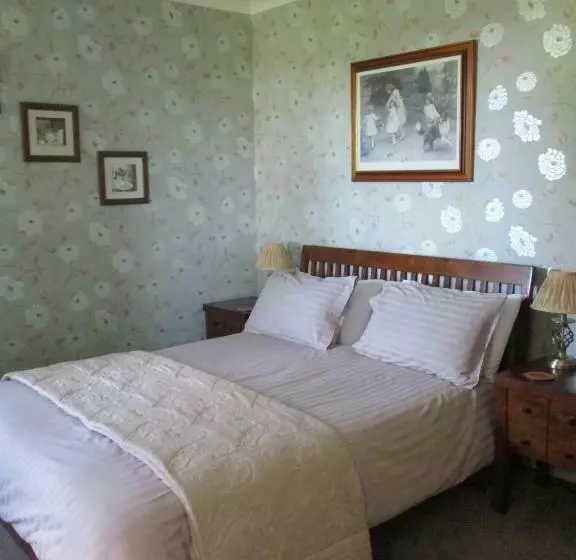 Brookshill House B & B