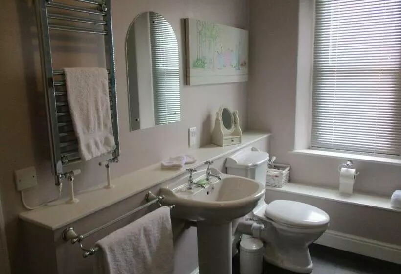 Brookshill House B & B