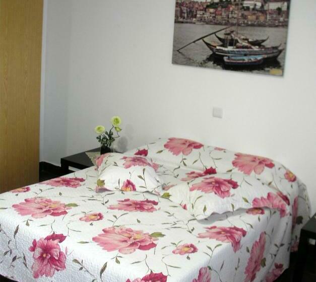 호텔 Alojamento Costa & Dias