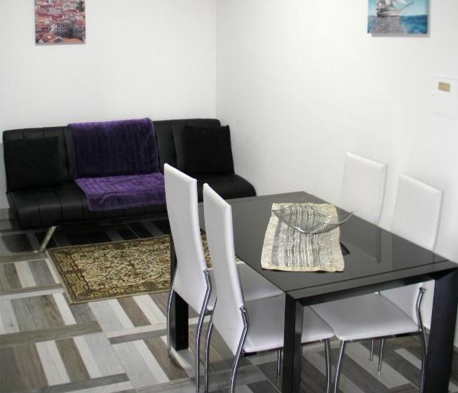 호텔 Alojamento Costa & Dias