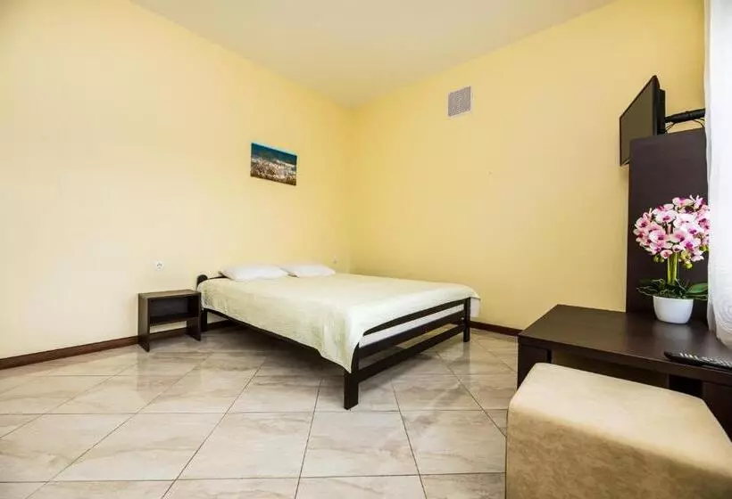 پانسیون Amber Vila