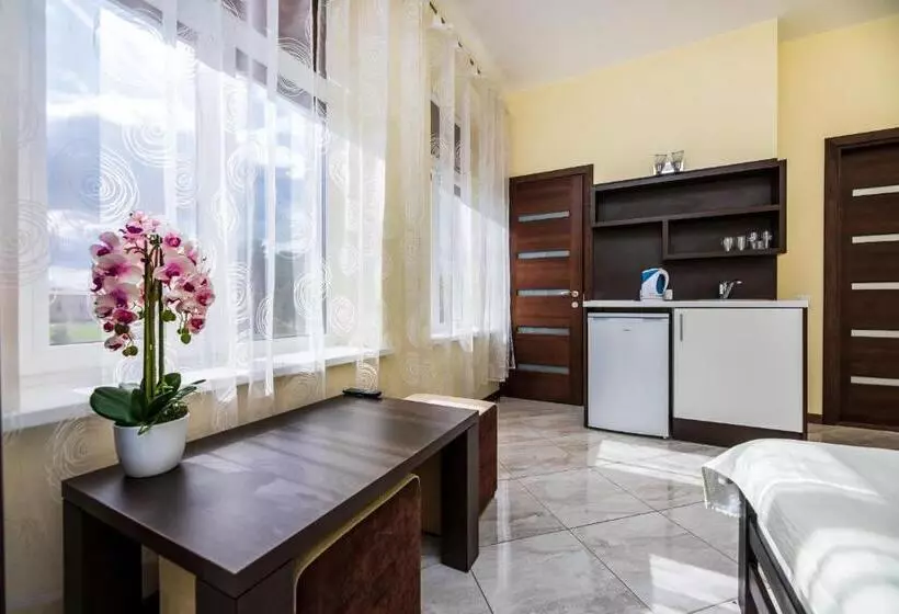 پانسیون Amber Vila