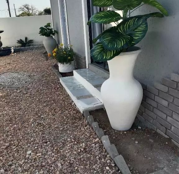 پانسیون Fourties Guest House