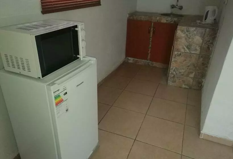 پانسیون Fourties Guest House