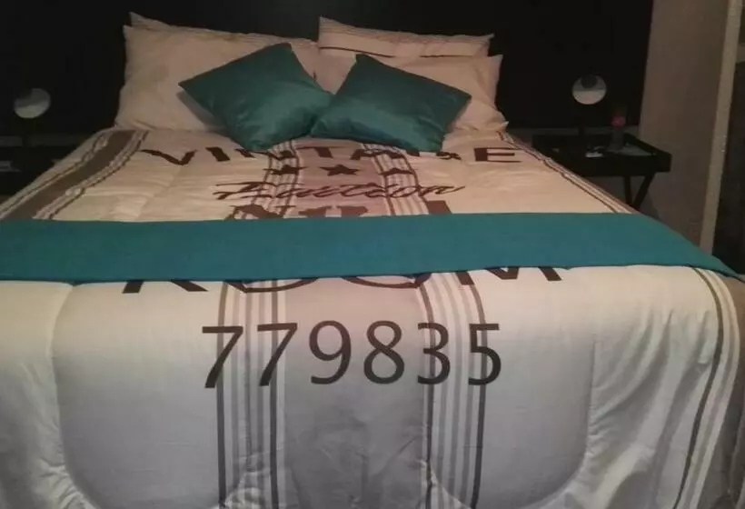 پانسیون Fourties Guest House