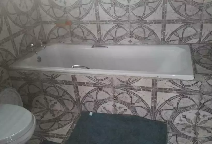 پانسیون Fourties Guest House