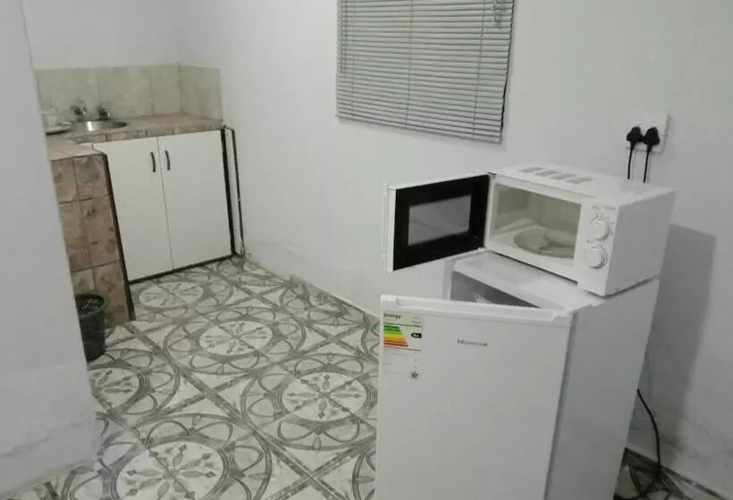 پانسیون Fourties Guest House