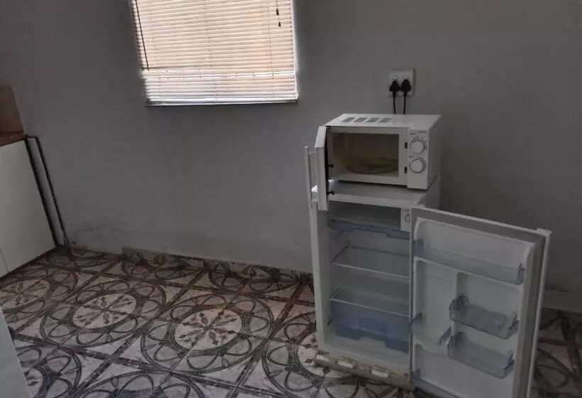 پانسیون Fourties Guest House