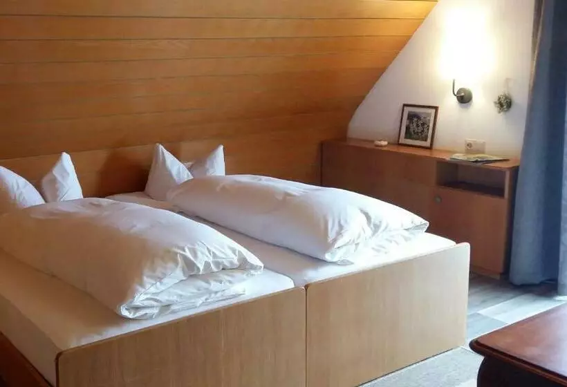 Retkeilymaja Landgasthof Grüner Baum