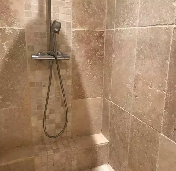 Aamiaismajoitus (B&B) Mas D Auzières