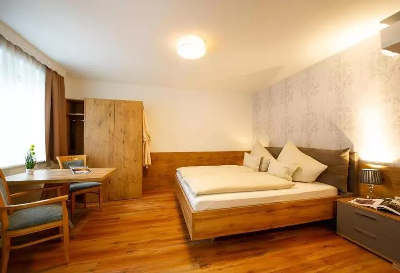 ペンション Arkadenhof Zur Puszta Graf