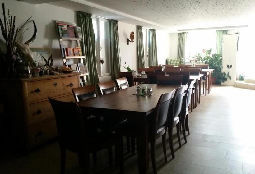 پانسیون Arkadenhof Zur Puszta Graf