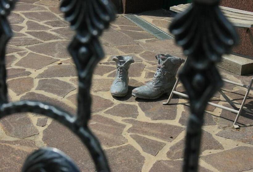 پانسیون Arkadenhof Zur Puszta Graf