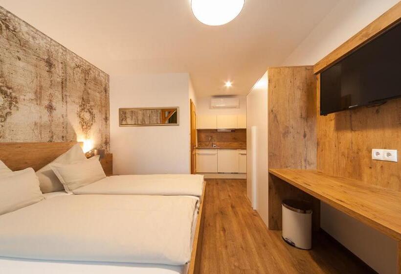 پانسیون Arkadenhof Zur Puszta Graf