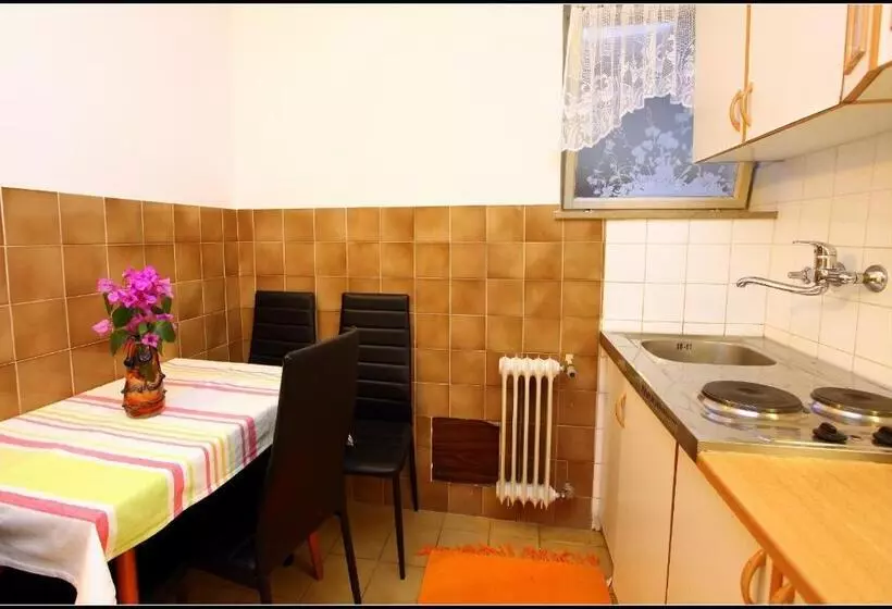 پانسیون Champagne Apartments Portorož Vp