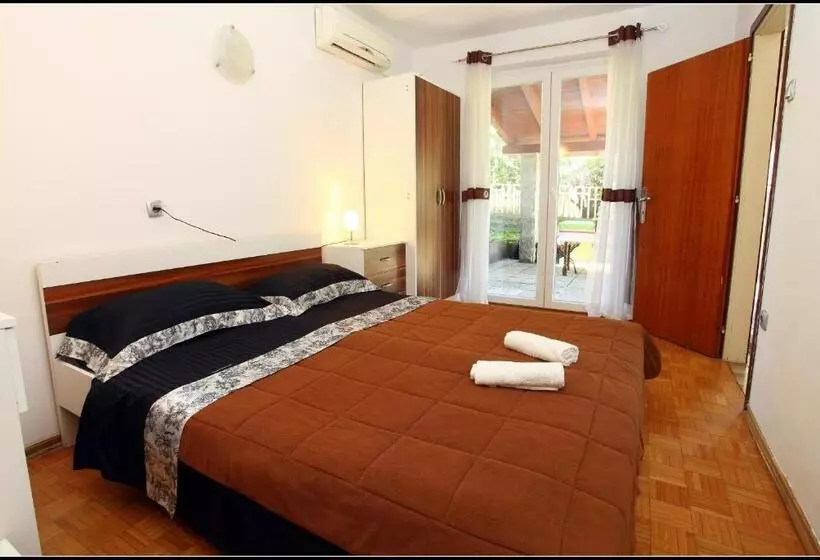 پانسیون Champagne Apartments Portorož Vp
