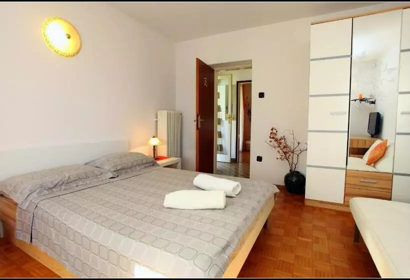پانسیون Champagne Apartments Portorož Vp