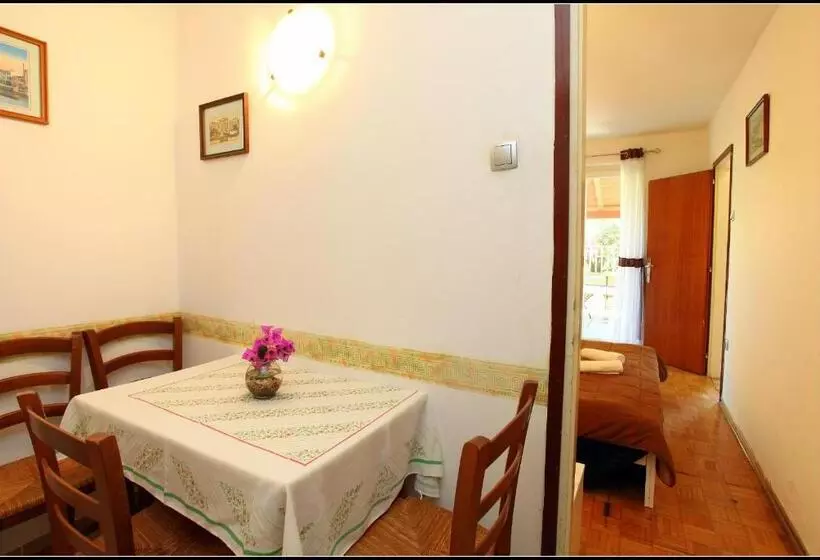 پانسیون Champagne Apartments Portorož Vp