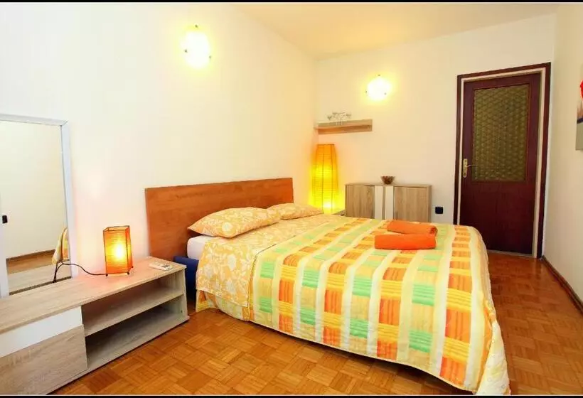 پانسیون Champagne Apartments Portorož Vp