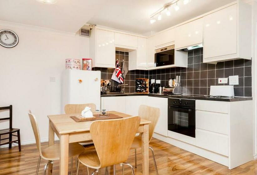 بنسيون Henley On Thames Studio Apartment