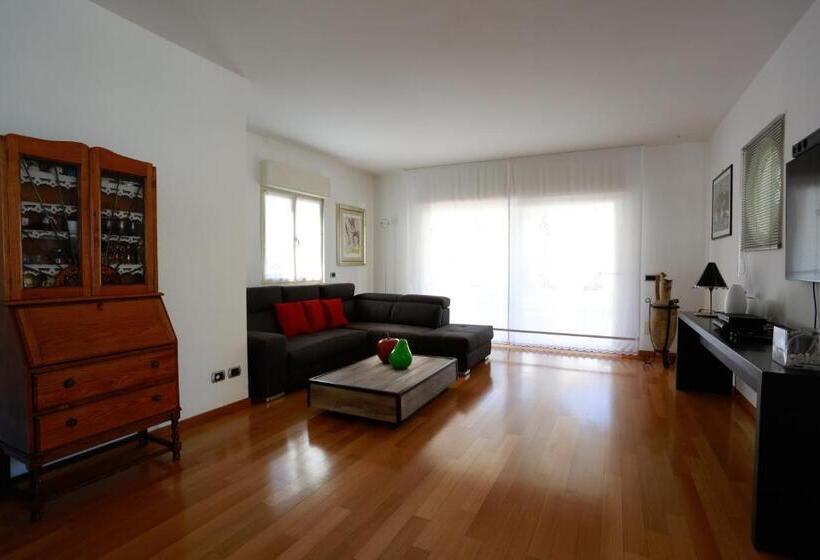 بنسيون L Ippocampo Guest House